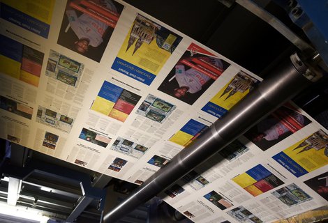 Die Broschüre für ukrainische Geflüchtete im Druck
